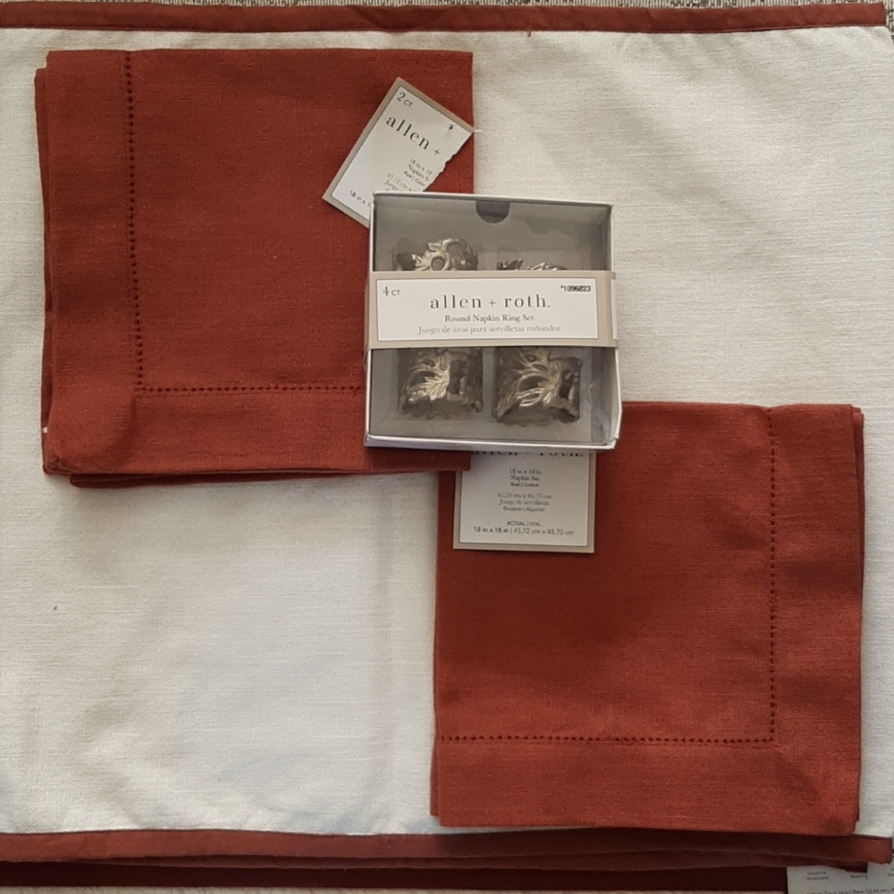 Set of 4 Rust Color Napkins with 4 Leaf Antique Gold Color Napkin Rings